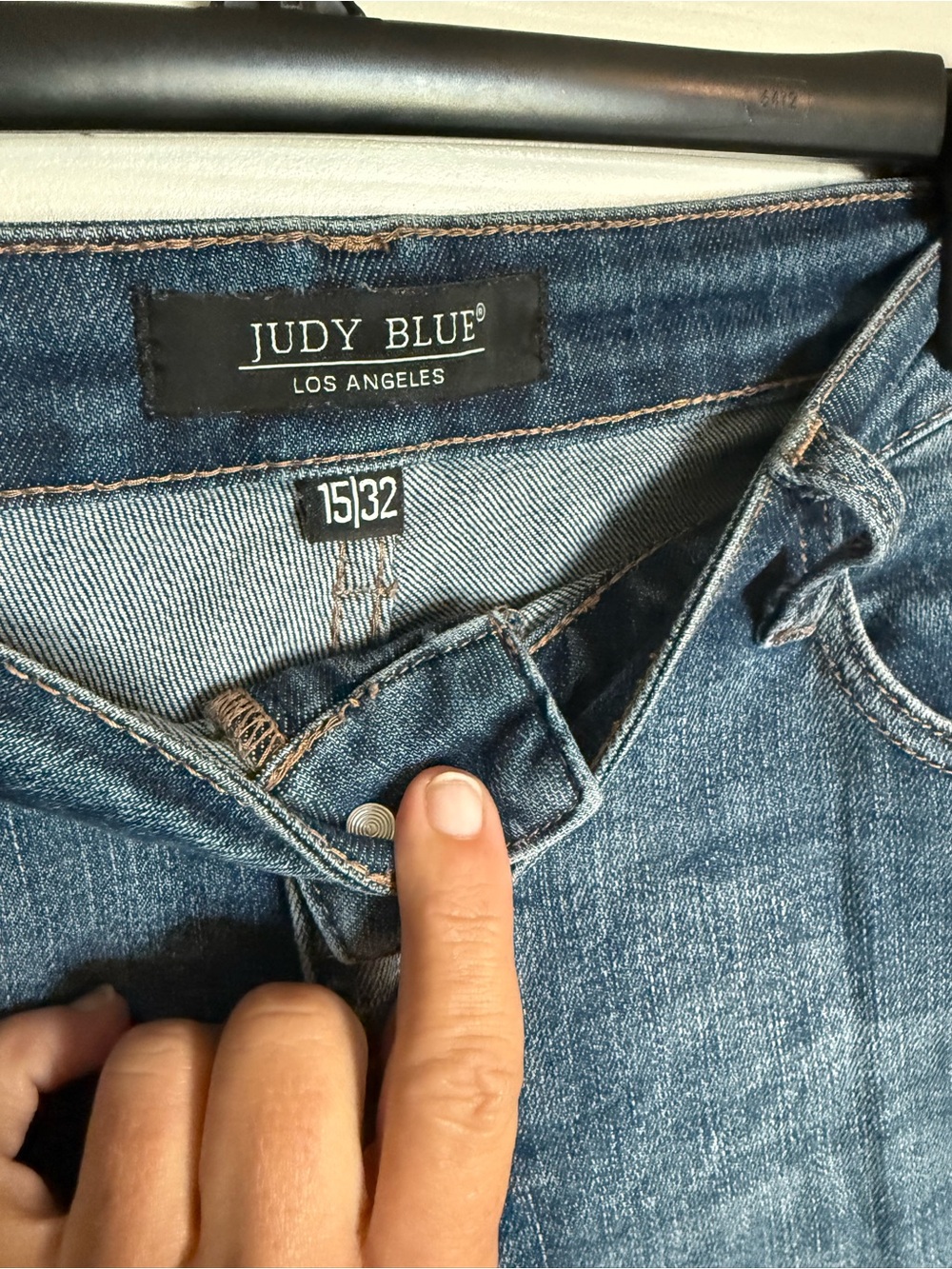 Like New Judy Blue Straight Leg Medium Wash Jeans-Size 15/32 - Picture 6 of 6